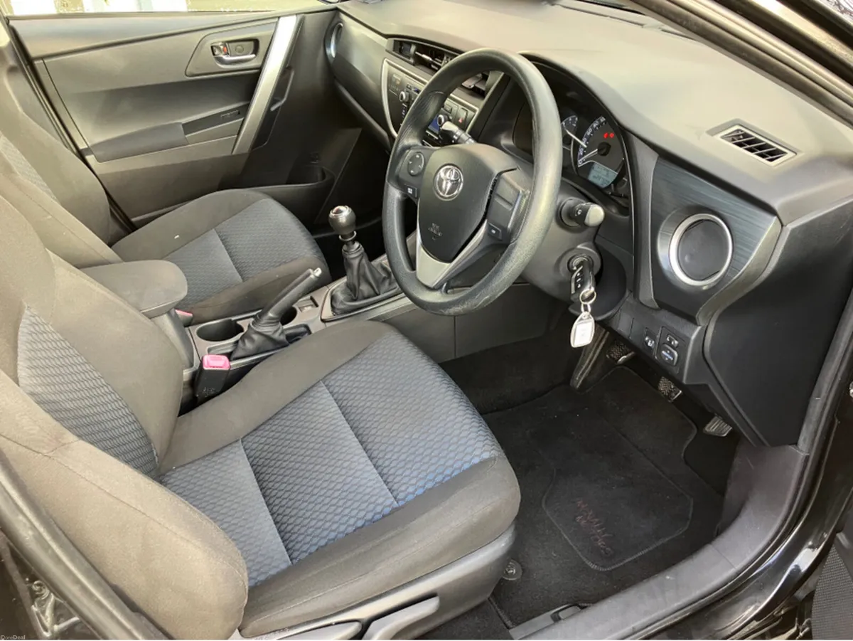 Toyota Auris 1.4 D-4D TERRA TS 4DR - Image 6