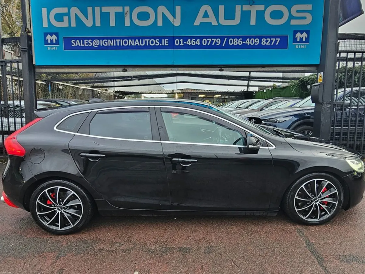Volvo V40 2.0 D4, 190 BHP, INSCRIPTION MODEL, GOOD - Image 2