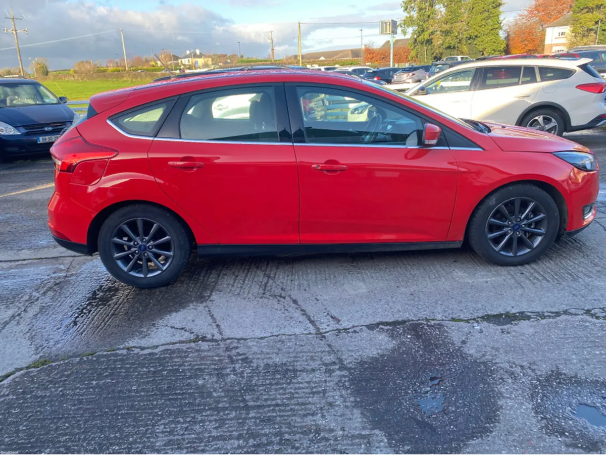 Ford Focus 1.5 TDCI TITANIUM S/S 12 - Image 3