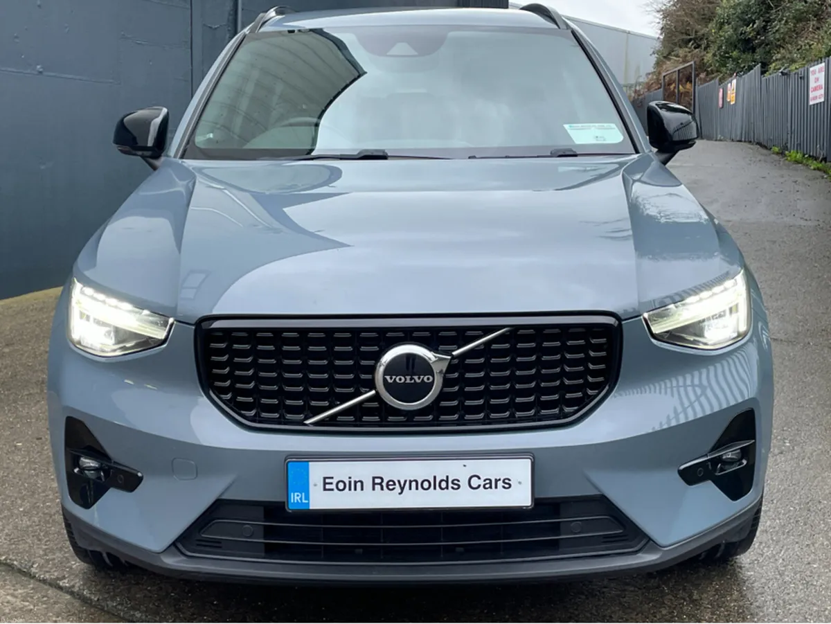 Volvo XC40 T4 RECHARGE PHEV AUTO PLUS - Image 2