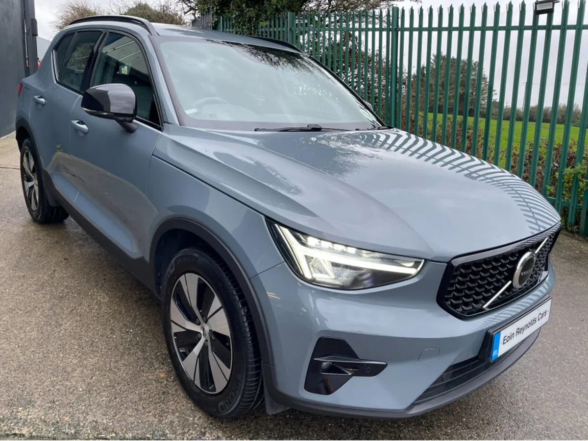 Volvo XC40 T4 RECHARGE PHEV AUTO PLUS - Image 3