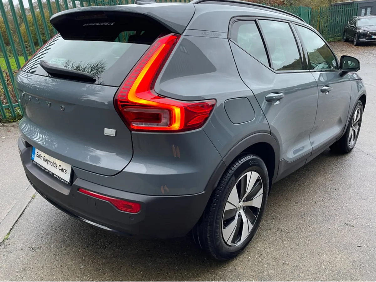 Volvo XC40 T4 RECHARGE PHEV AUTO PLUS - Image 4
