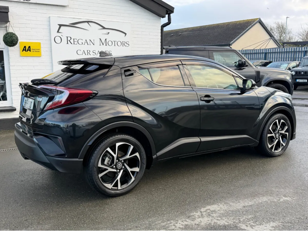 Toyota C-HR 1.8 HYBRID SPORT AUTO - Image 3