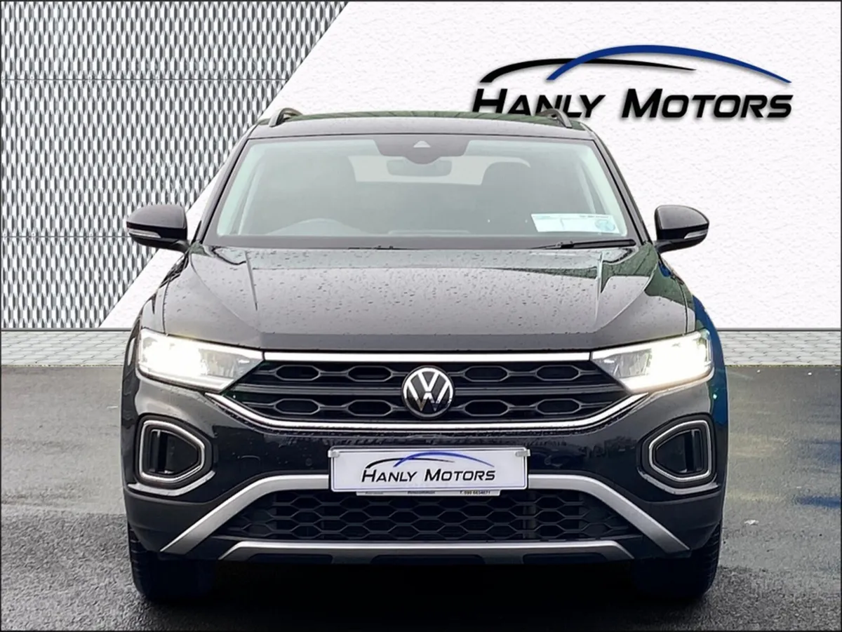Volkswagen T-Roc LIF PLUS1.0TSI MANUAL 6SPEED FWD - Image 2