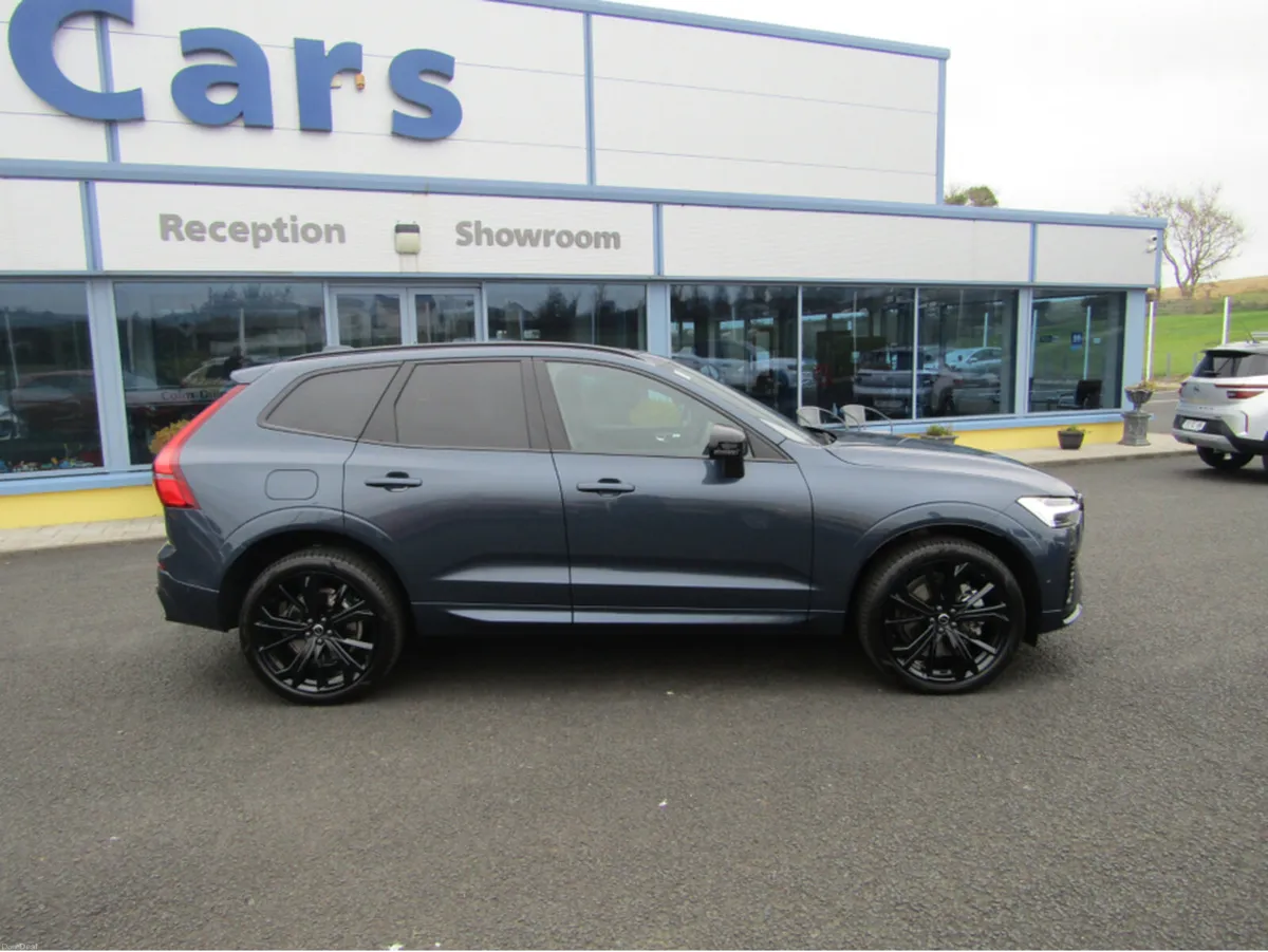 Volvo XC60 T6 BLACK EDITION PHEV - Image 3