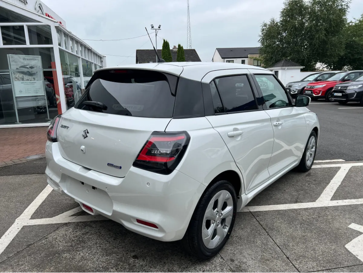 Suzuki Swift 1.2 Mild Hybrid Motion CVT - Image 3