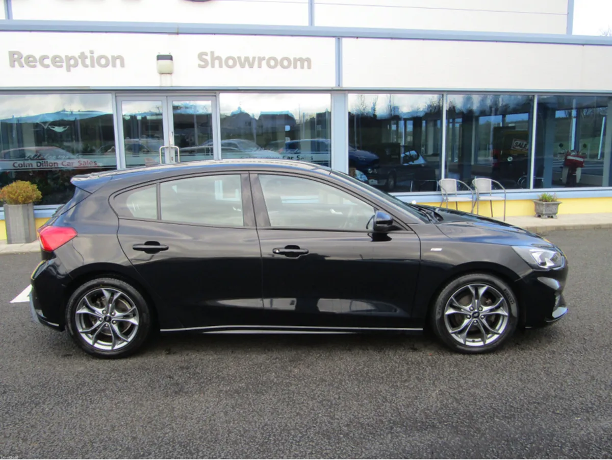 Ford Focus 1.5 TDCI ST-LINE 120PS 5 5DR - Image 3