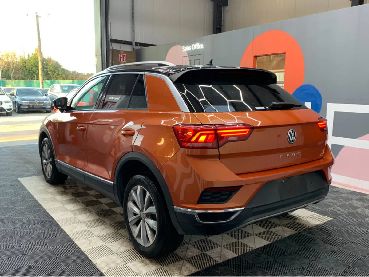 Volkswagen T-Roc 2.0 DIESEL T-ROC / 59k KMs / Auto - Image 4