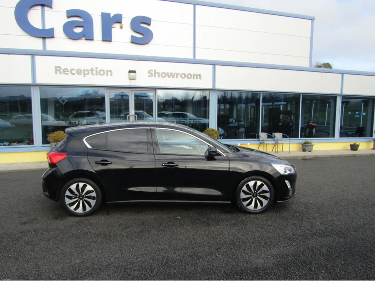 Ford Focus 1.0 ZETEC 5DR - Image 3