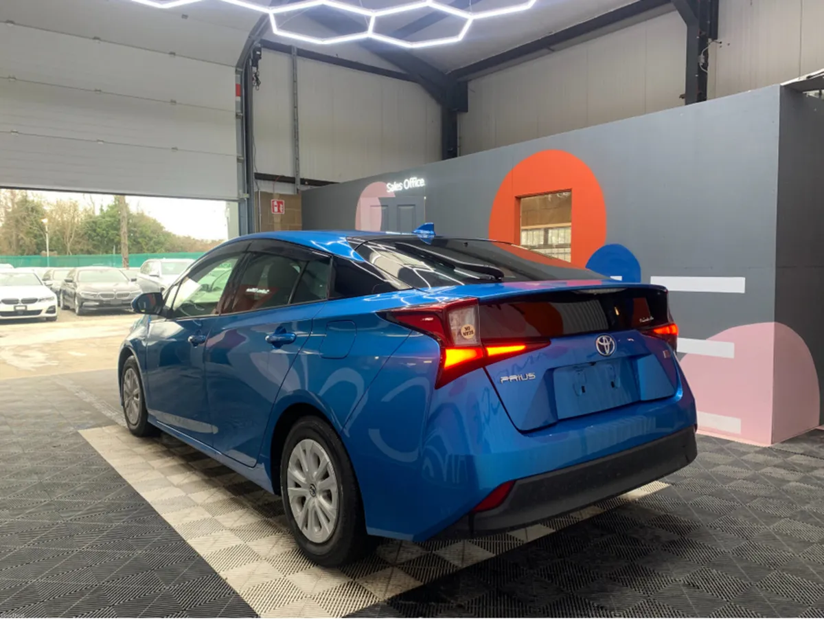 Toyota Prius 1.8 HYBRID / 65k KMs / Cruise Control - Image 4