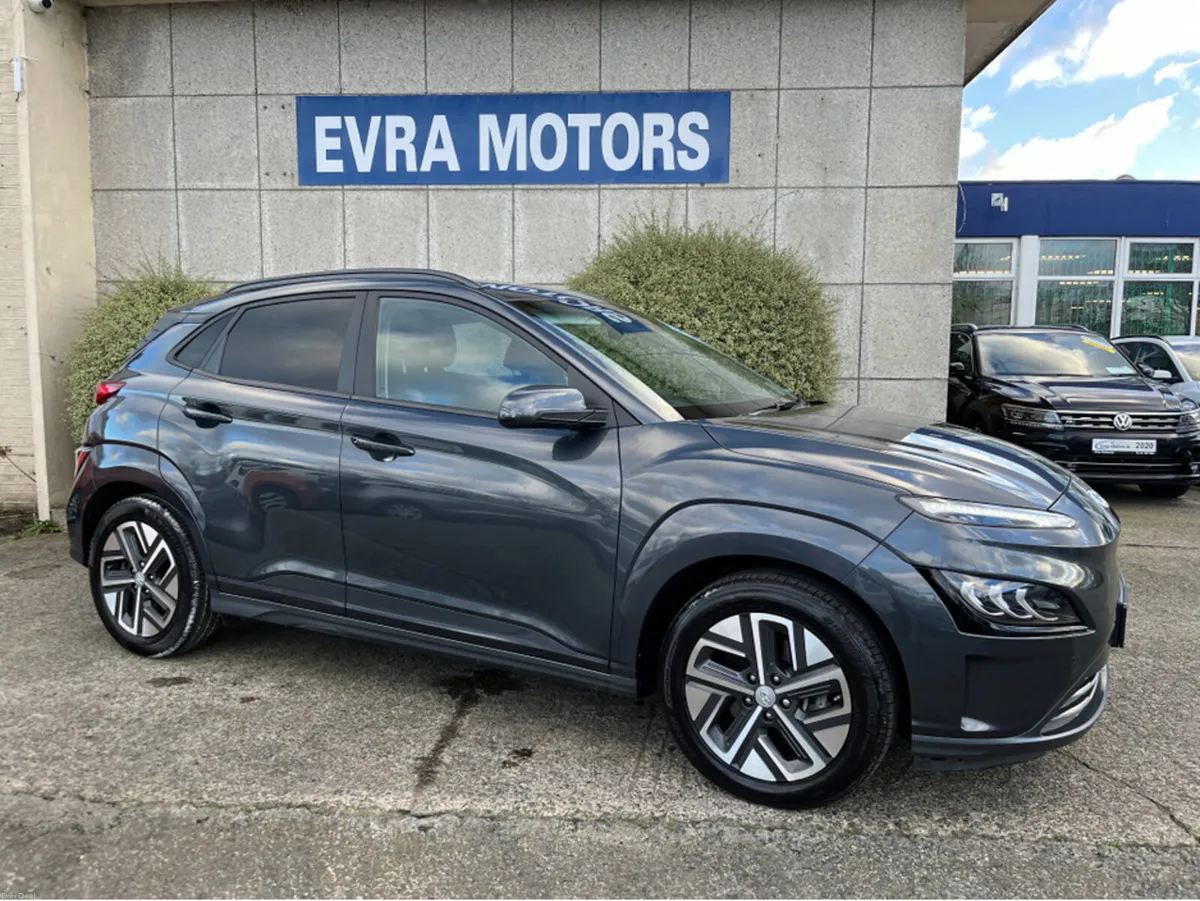 Hyundai KONA EV PREMIUM 64KWH //HEATED SEATS AND S - Image 3