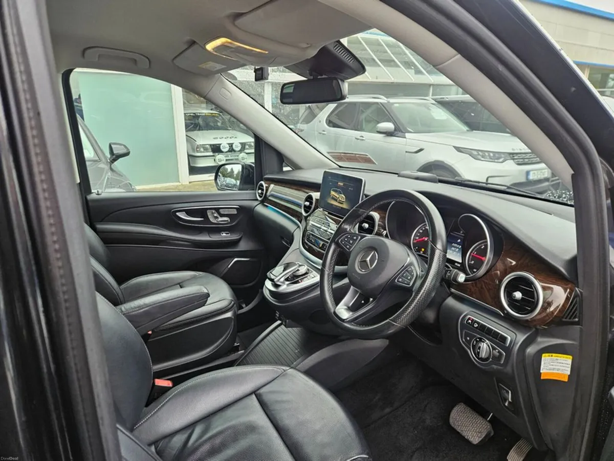 Mercedes-Benz V-Class V220 CDI LWB - Image 3