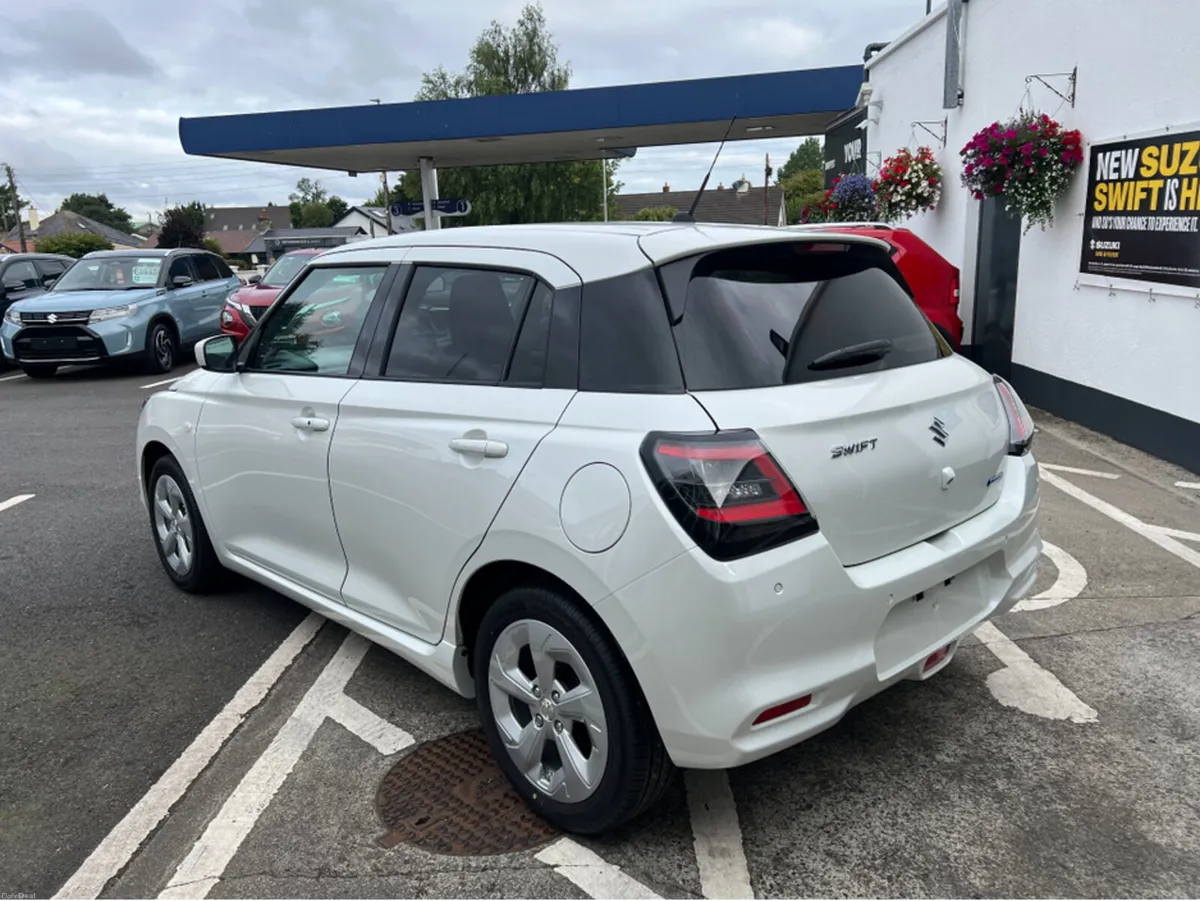 Suzuki Swift motion manual  10 yr warranty availab - Image 5