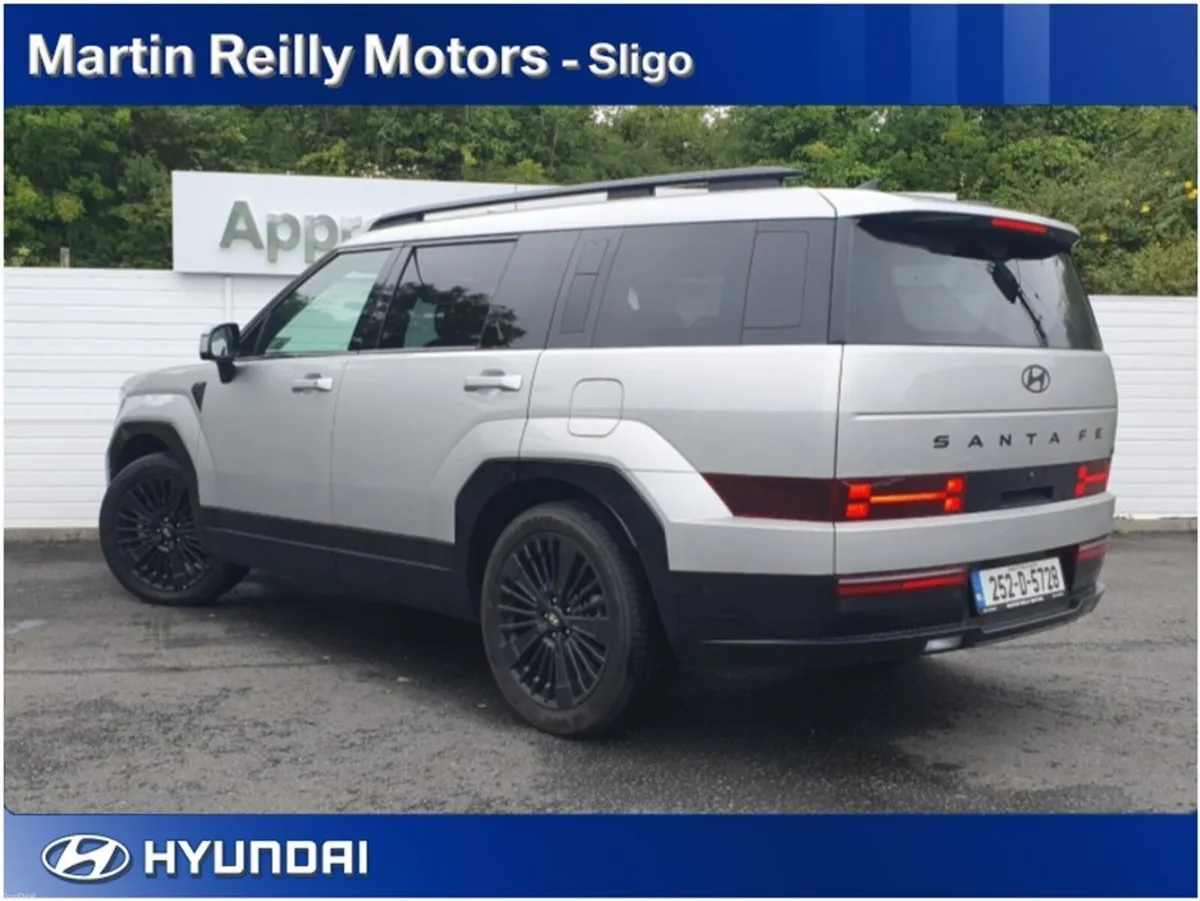 Hyundai Santa Fe Calligraphy PHEV - 7 SEATER - Image 3