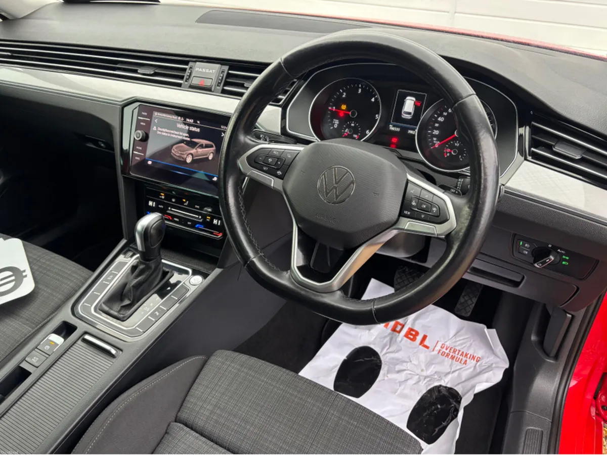 Volkswagen Passat ESTATE BUS 2.0 TDI 150  AUTO - Image 3