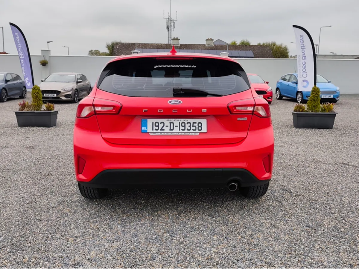 Ford Focus ZETEC 1.5 TDCI 125PS 6SPEED 4DR - Image 3