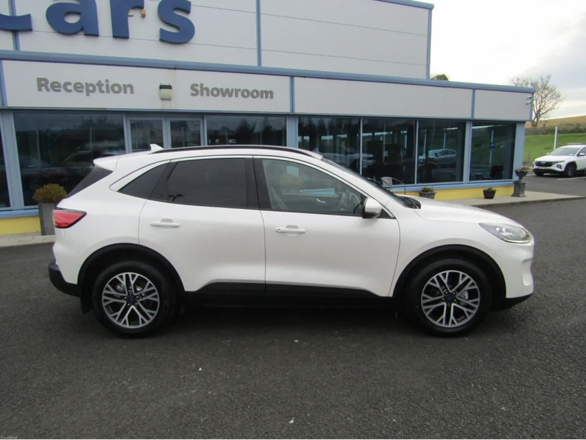 Ford Kuga 1.5 TDCI TITANIUM ECOBLUE - Image 3