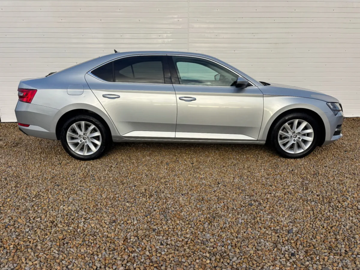 Skoda Superb AMBITION 2.0 TDI 150HP 5DR - Image 3