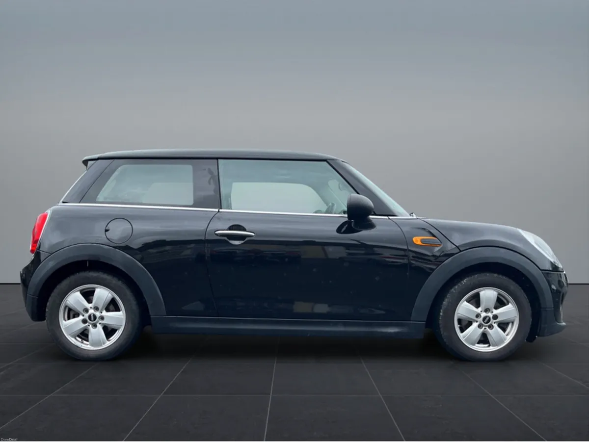 Mini Cooper ONEDHATCH D XN12 2DR ONE - Image 2