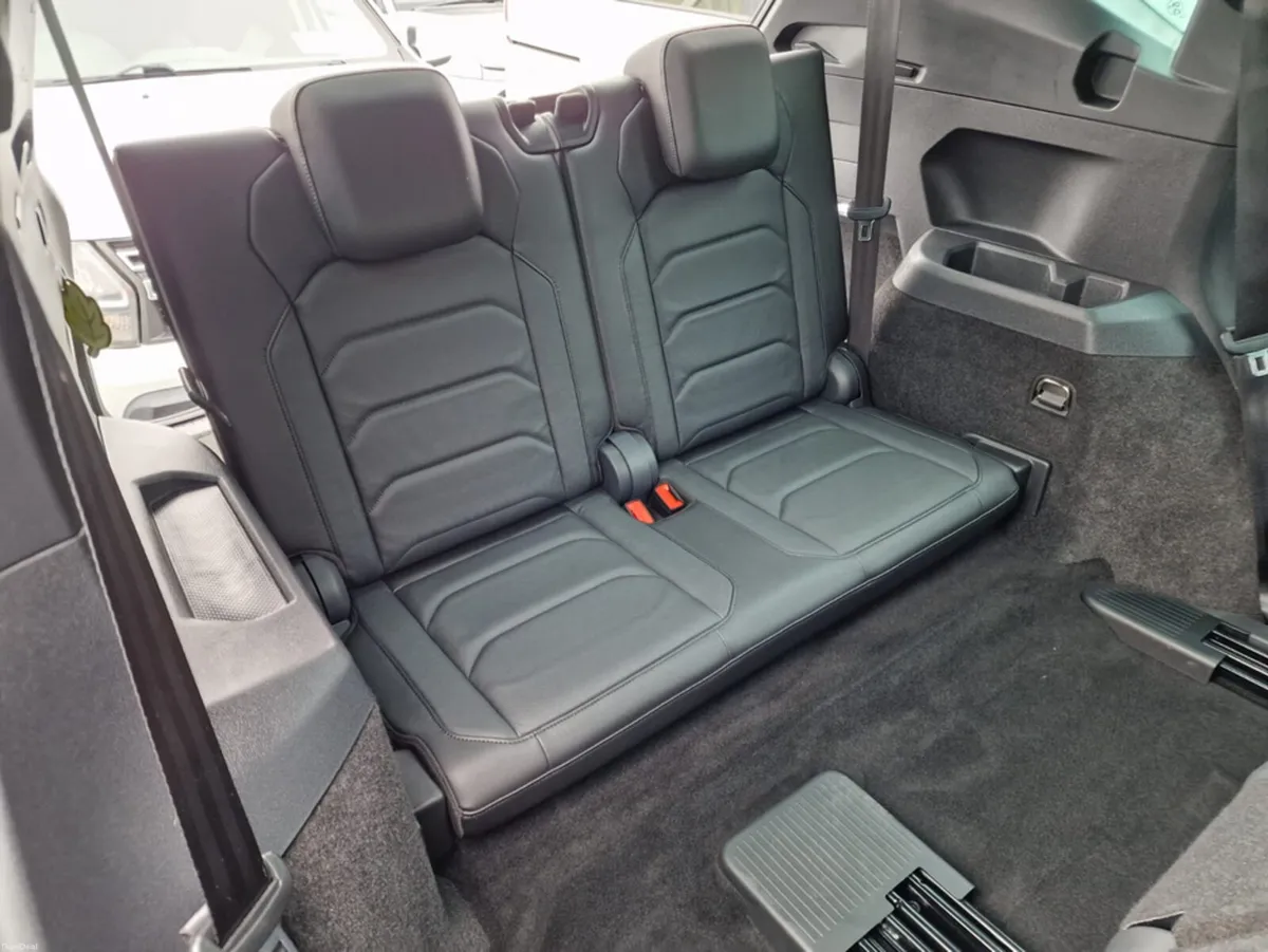 Volkswagen Tiguan Allspace LEATHER, AUTOMATIC, 7 S - Image 3