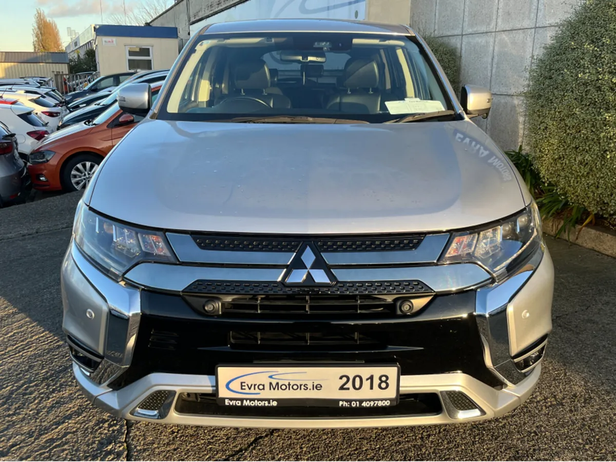 Mitsubishi Outlander 4WD G LIMITED 2.4 PETROL PLUG - Image 2