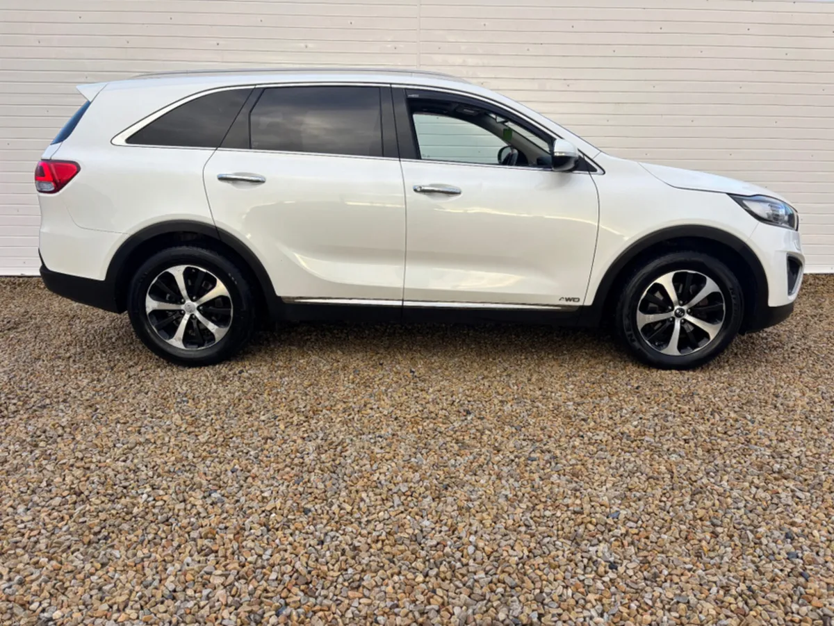 Kia Sorento PLATINUM  AUTO - Image 4