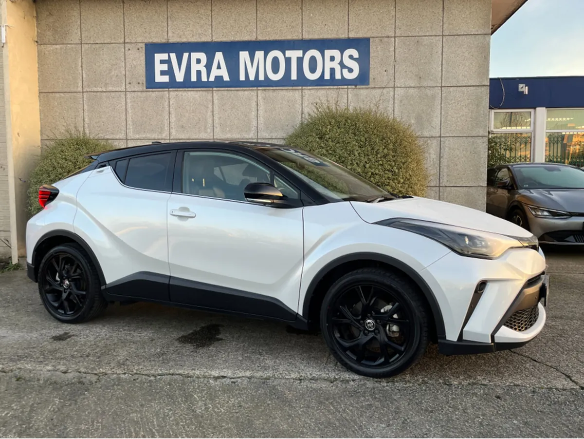 Toyota C-HR SOL HYBRID AUTOMATIC 1.8 PETROL //LOW - Image 4