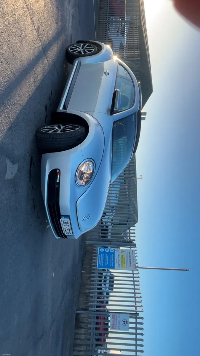 2013 VW Beetle 92,000 KM! - Image 4