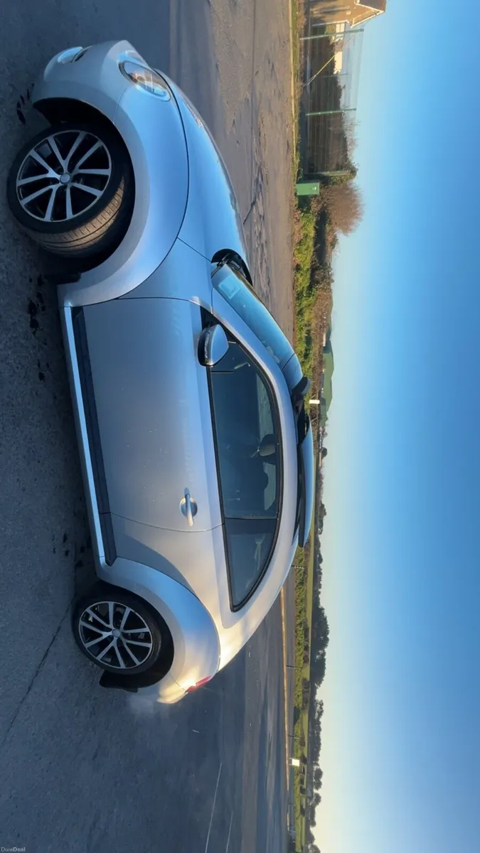 2013 VW Beetle 92,000 KM! - Image 3