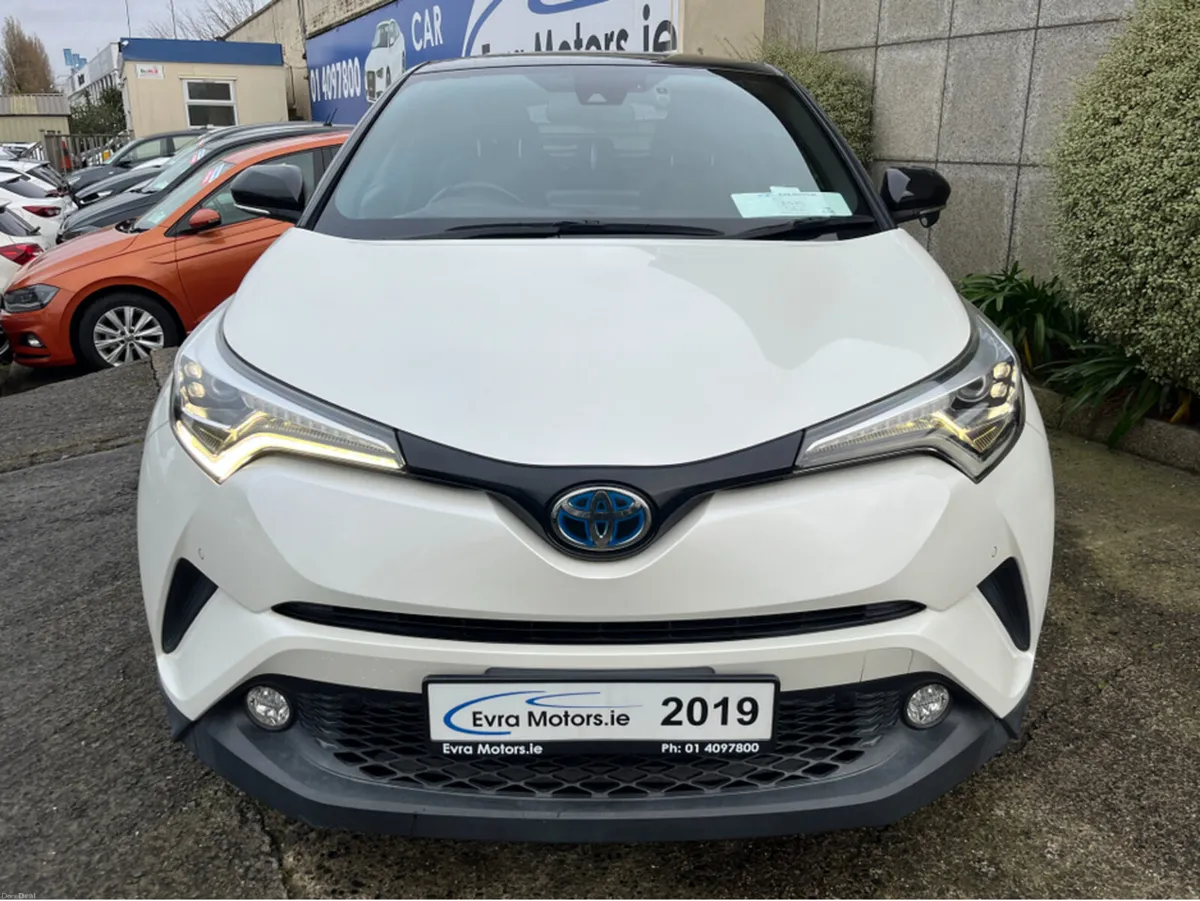 Toyota C-HR SOL AUTOMATIC HYBRID 1.8 PETROL //HIGH - Image 3