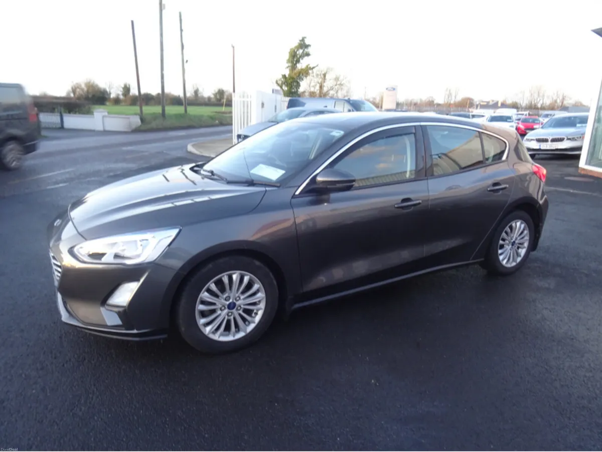 Ford Focus TITANIUM 1.5 TDCI 125PS 6 5DR 6SPEED - Image 2