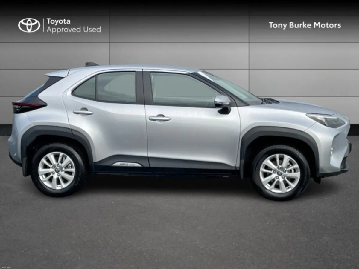 Toyota Yaris Cross - Save EUR 3,000 - Luna - 1.5 H - Image 3