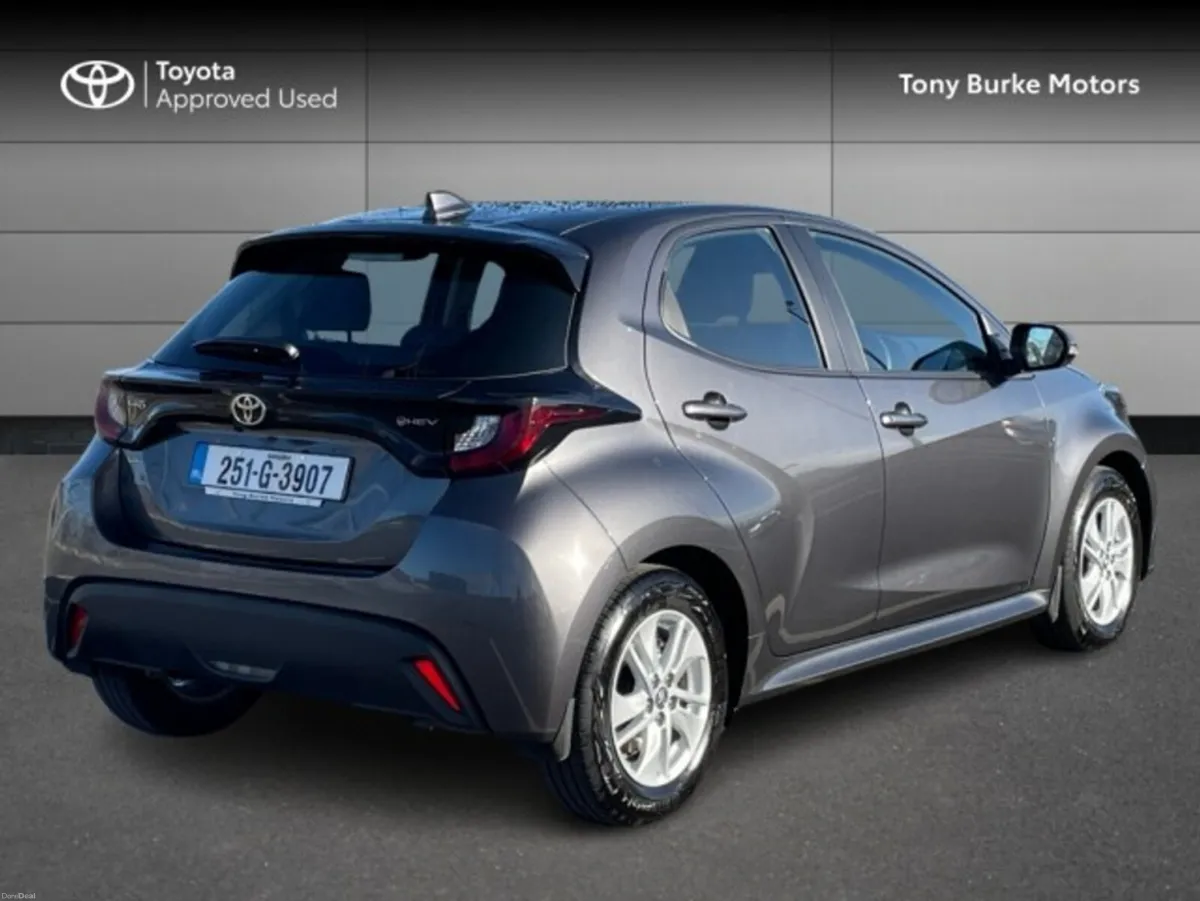 Toyota Yaris - Save EUR 5,155 - Luna - 1.5 Hybrid - Image 2