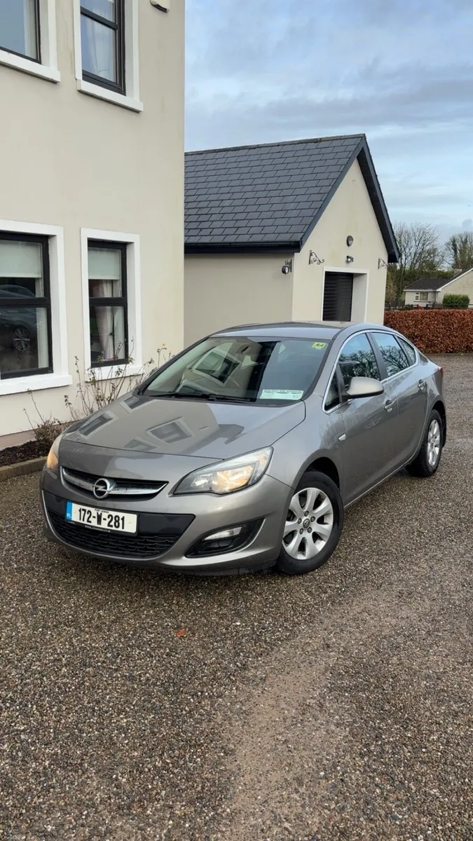 ** Opel Astra** - Image 2