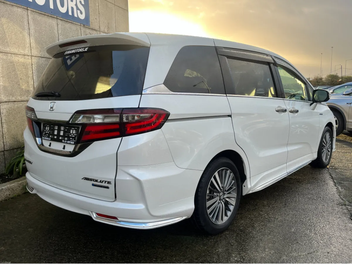 Honda Odyssey 8 SEATER ABSOLUTE AUTOMATIC HYBRID 2 - Image 5