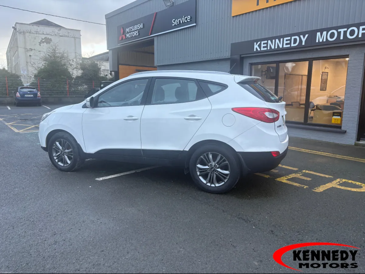 Hyundai ix35 1.7 EXECUTIVE 4DR - Image 4