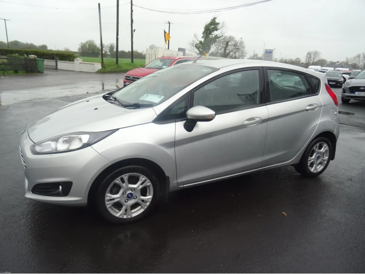 Ford Fiesta ZETEC 1.5 DIESEL  5DR - Image 2