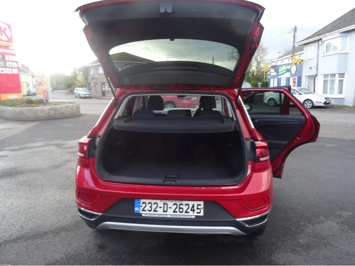 Volkswagen T-Roc STYLE AUTO  1.5 TSI  150HP - Image 2