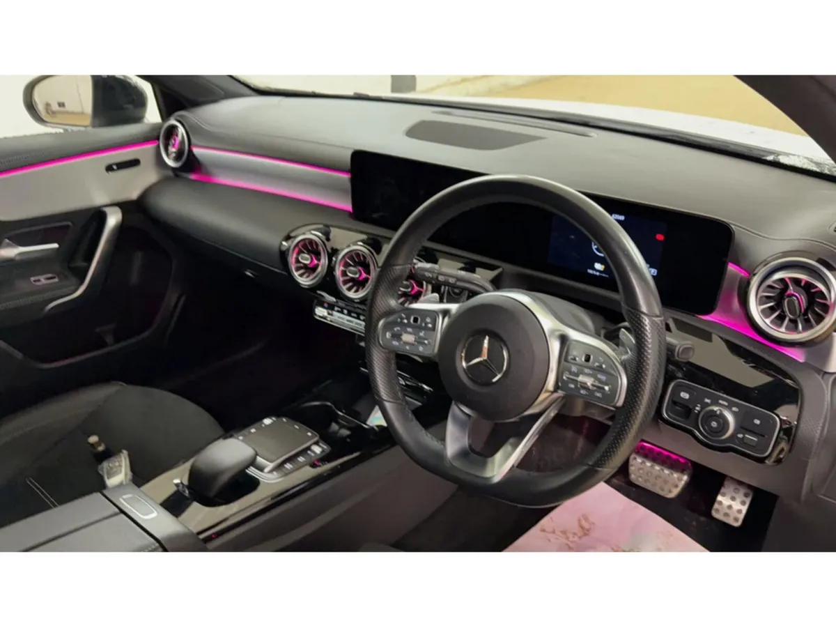 Mercedes-Benz A-Class 250 AMG LINE ED EXECUTIVE E - Image 4