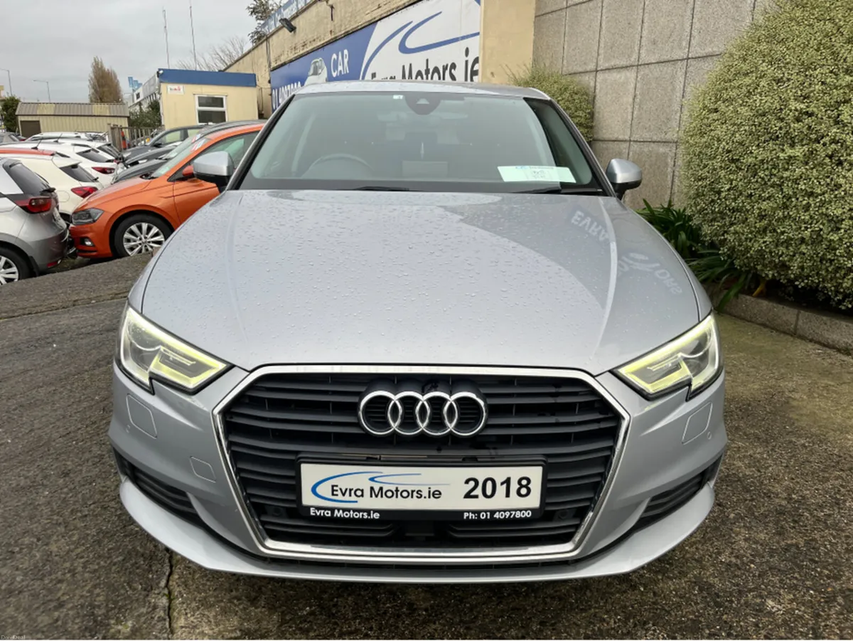 Audi A3 SE HATCHBACK AUTOMATIC 1.4 PETROL //LOW MI - Image 3