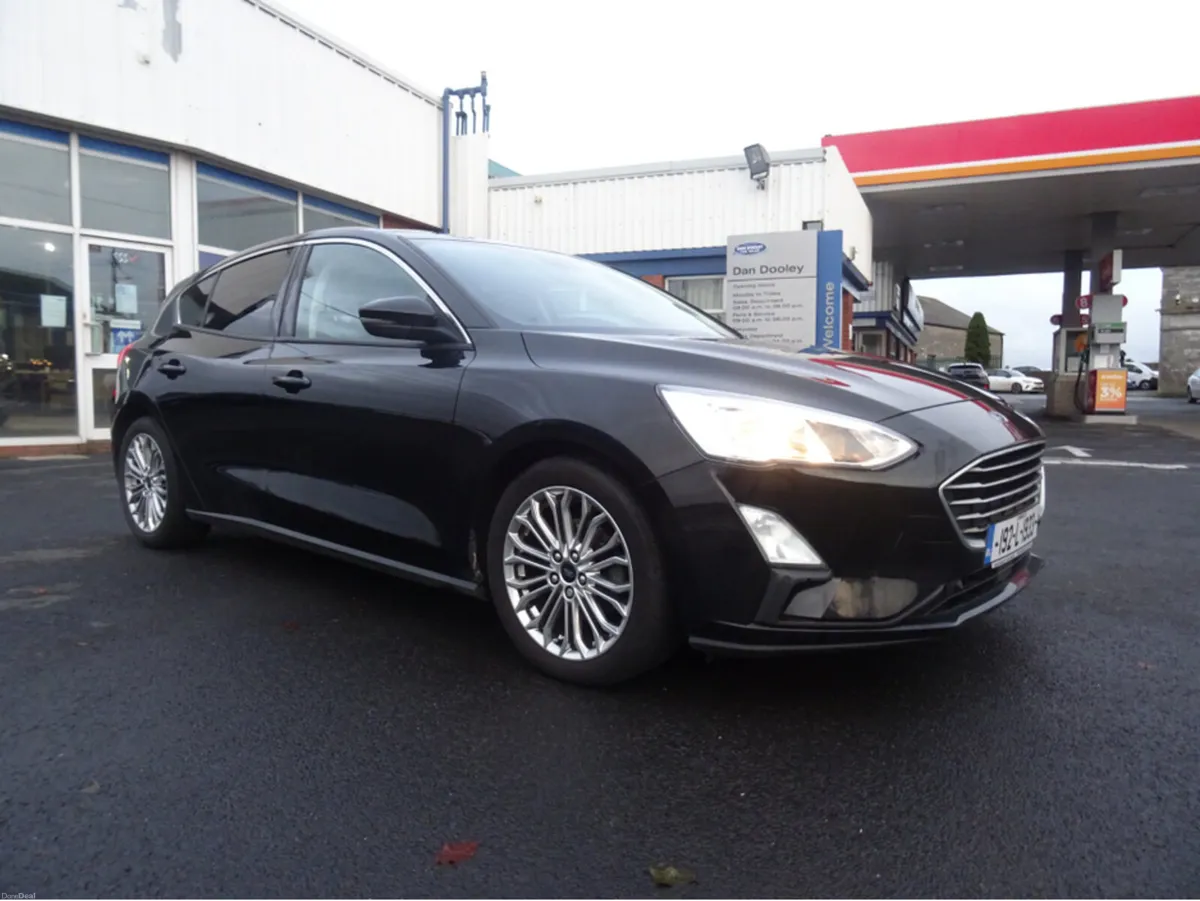 Ford Focus TITANIUM X 120PS 5DR - Image 1