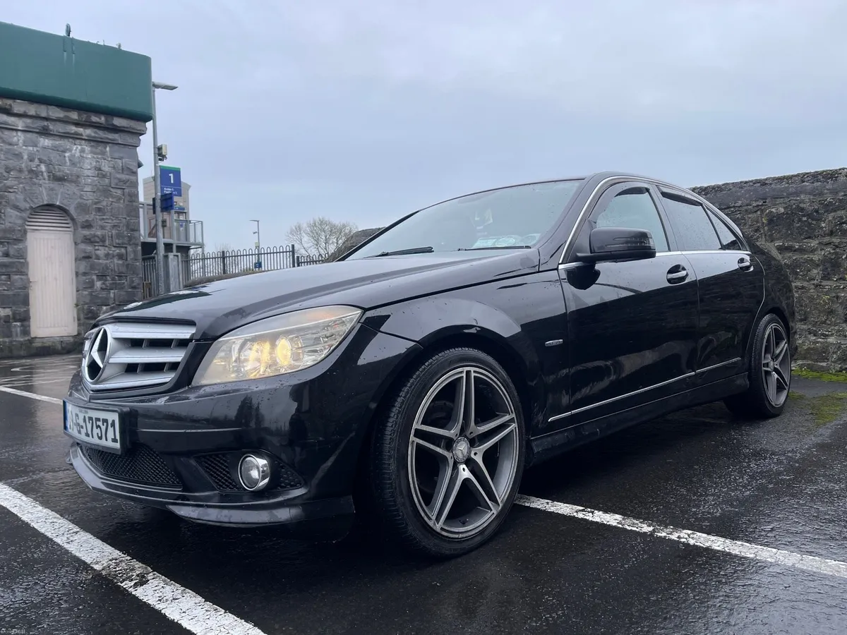 2009 MERCEDES BENZ SPORT AUTO DIESEL AMG - Image 1