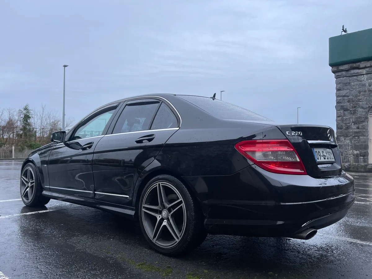 2009 MERCEDES BENZ SPORT AUTO DIESEL AMG - Image 4