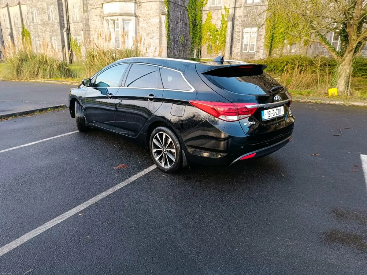 161 Hyundai i40 estate - Image 3