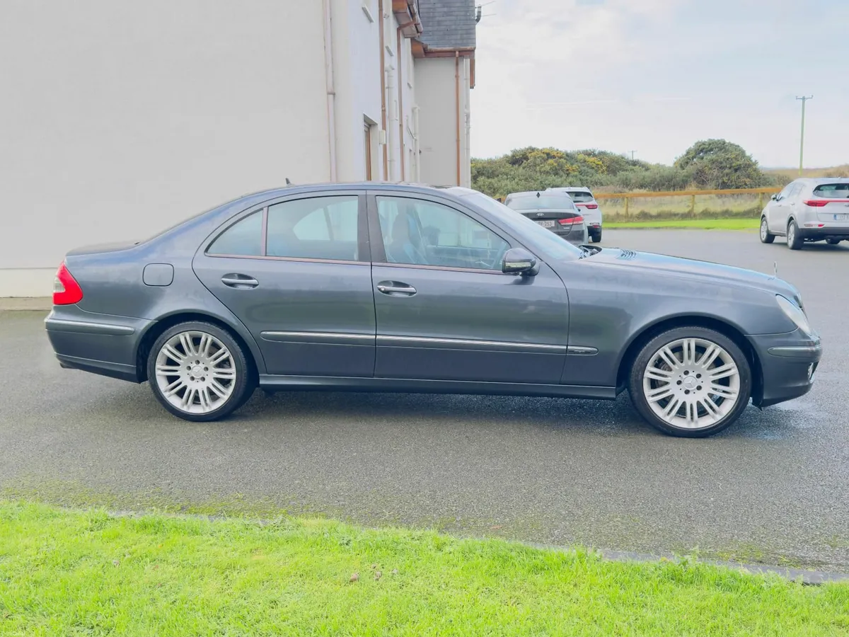 Mercedes-Benz E-Class 2008 - Image 2
