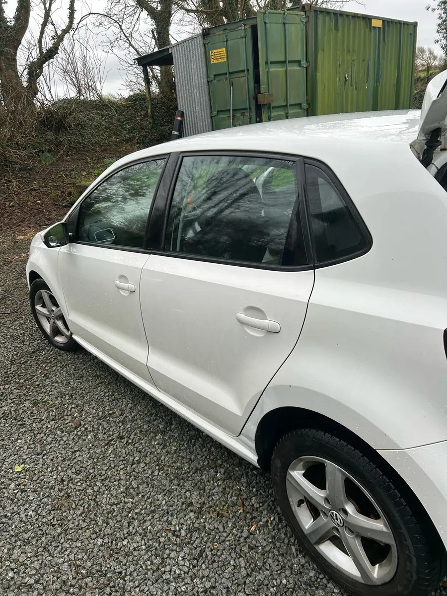 Automatic VW polo 1.2L , low mileage - Image 4