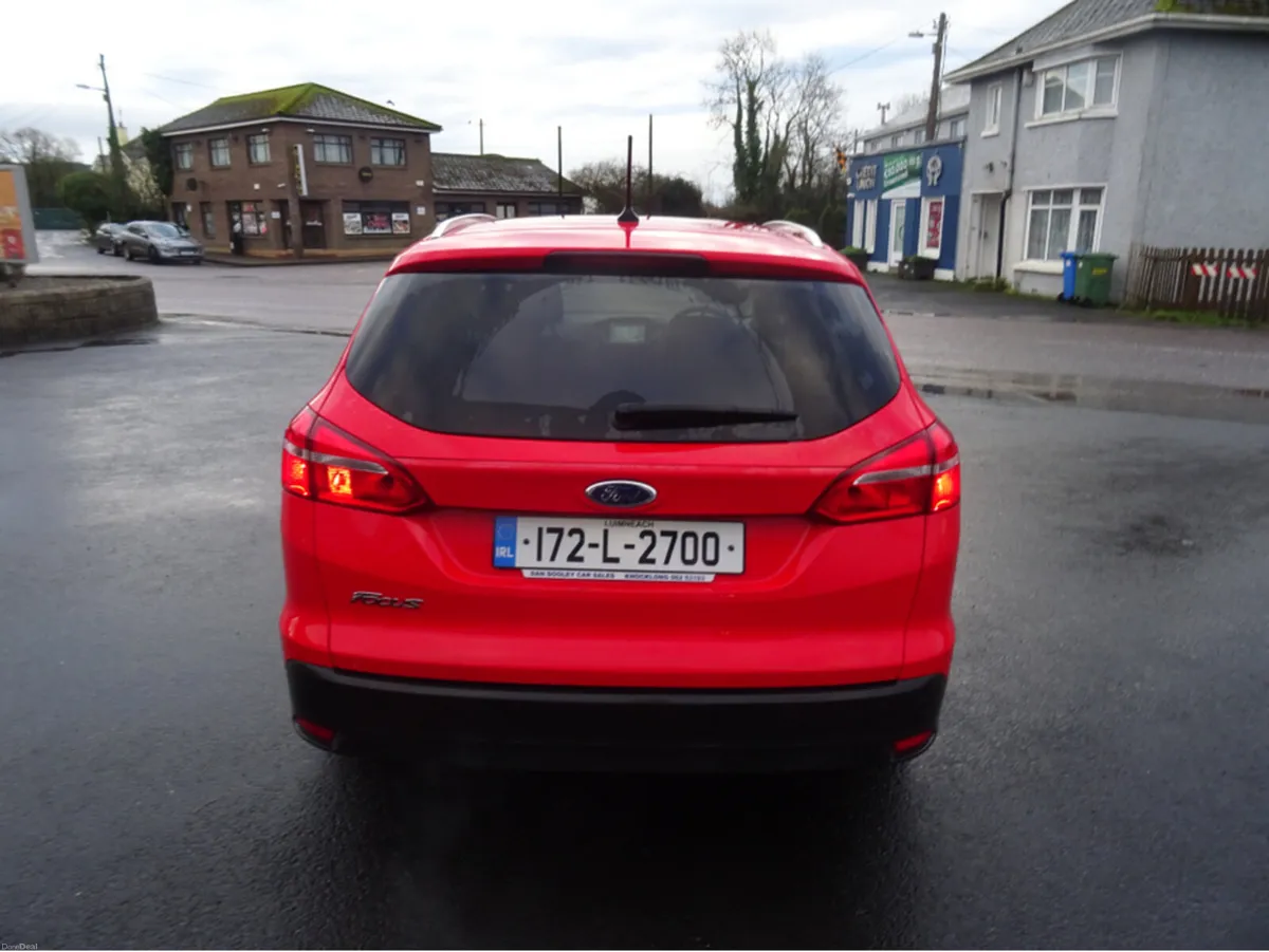 Ford Focus Titanium 1.5tdci Estate 120 bhp - Image 2