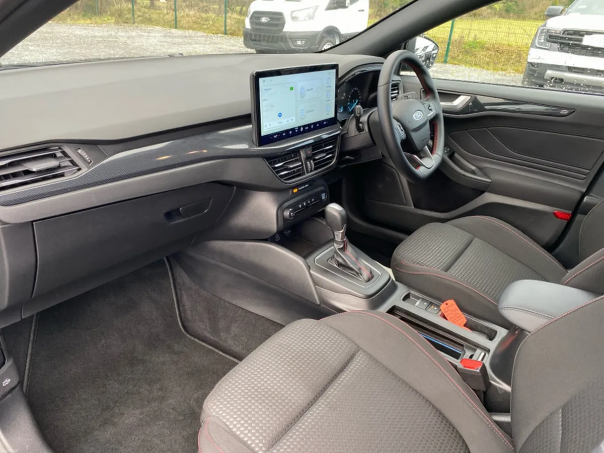 Ford Focus ST-Line Automatic 155 BHP..Parking Pack - Image 6