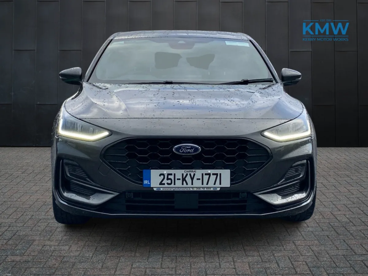 Ford Focus ST-Line Automatic 155 BHP..Parking Pack - Image 3