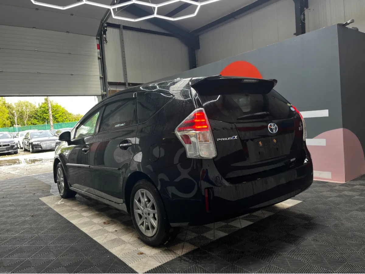 Toyota Prius 1.8 HYBRID 7 SEATER / 53k KMs / Cruis - Image 4
